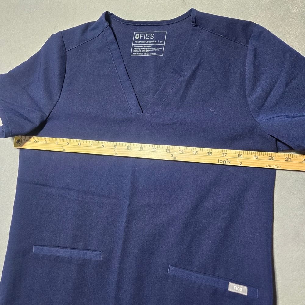 FIGS Casma Three-Pocket Scrub Top Navy Blue V-Neck Technical Collection FW1100 M - Picture 8 of 8
